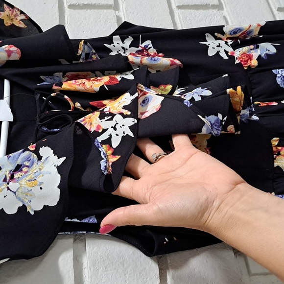 Express Black Floral Ruffled Tie Front Sleeveless Dress. Size 4 NWT - Picture 5 of 11